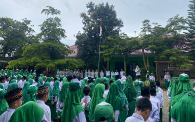 Upacara Bendera Perdana Pasca Libur Idul Fitri, Momentum Memulai Perubahan Diri