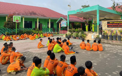 Kegiatan Literasi di MIN 2 Lampung Barat Dimeriahkan dengan Perkenalan Menggunakan Bahasa Arab